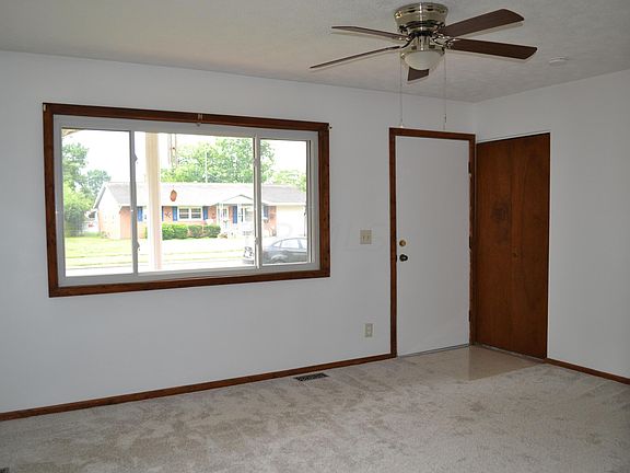 4th image of 405 Kennison Ave