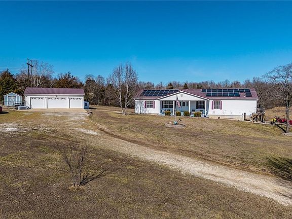 4th image of 28345 Sapphire Dr