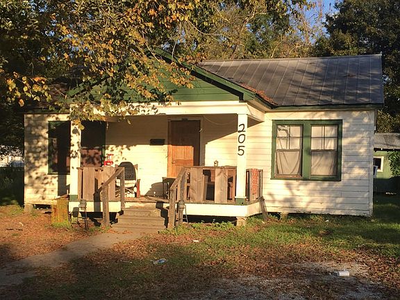 4th image of 600 N Bailey St