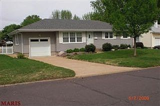 5th image of 225 Jeanette Dr