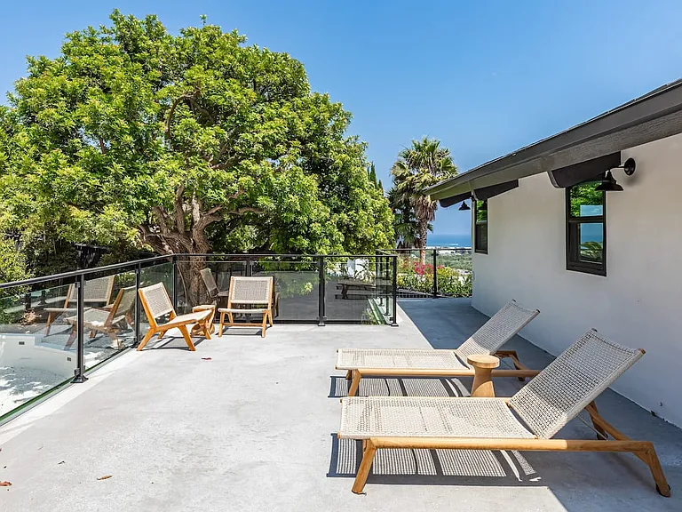 3525 Coast View Dr — Photo 57