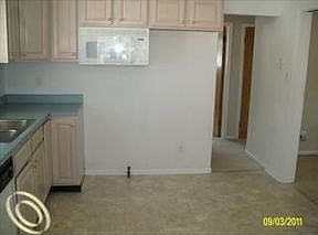 5th image of 20204 Valera St