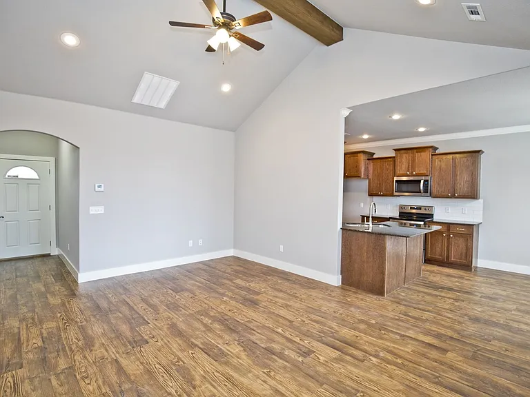 308 Alder St — Photo 5