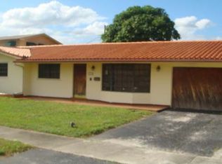 8205 W Eighteen Lane Rd, Hialeah, FL 33014