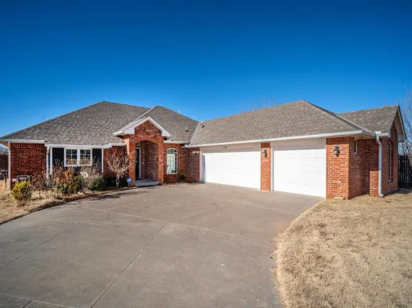 7121 Cherokee Ct, Warr Acres, OK 73132