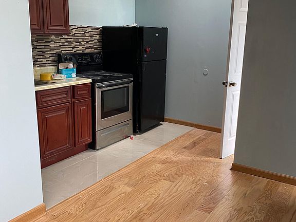 2nd image of 1140 Lorraine Dr