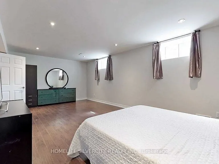 256 Weighton Dr — Photo 20