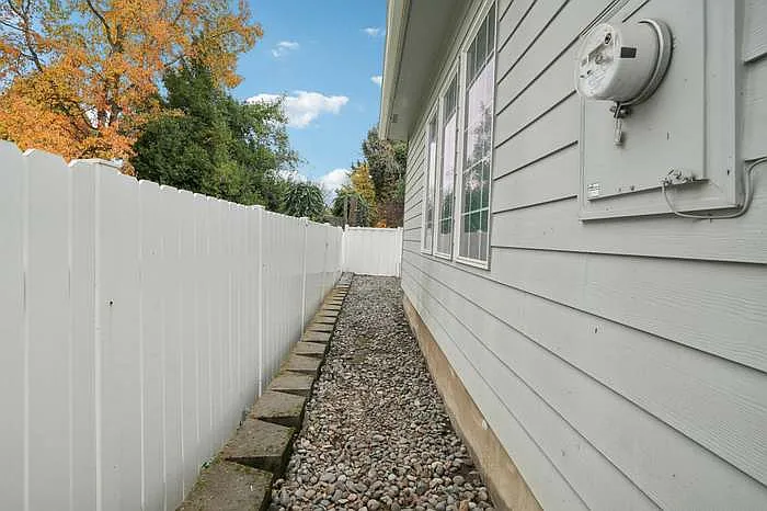724 Lost Ln N — Photo 39