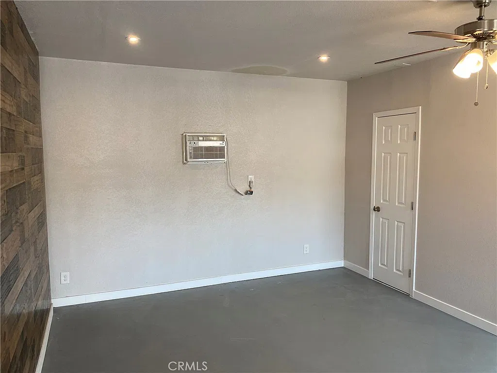 Studio, 400 sqft, $1,350 — Photo 3