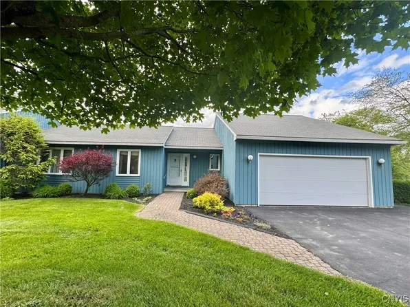 111 Spyglass Ln, Fayetteville, NY 13066