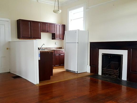 5th image of 160 Grand St APT 1