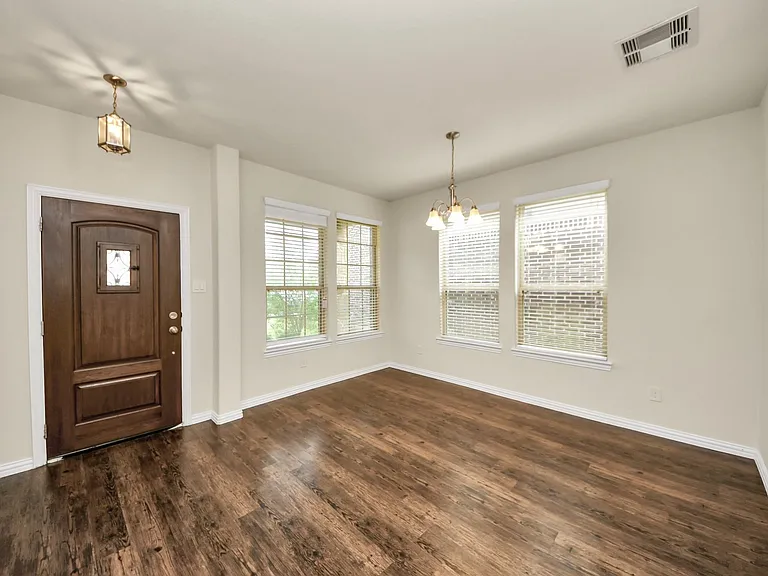 1437 Northwood Springs Dr — Photo 6
