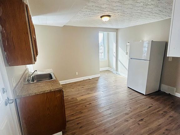 2nd image of 1302 5th Ave Floor 1