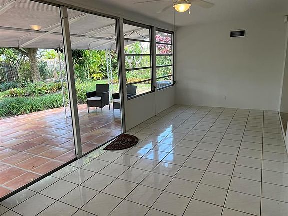 4th image of 329 Alhambra Pl