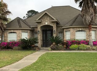 6897 Broadleaf Dr, Beaumont, TX 77708