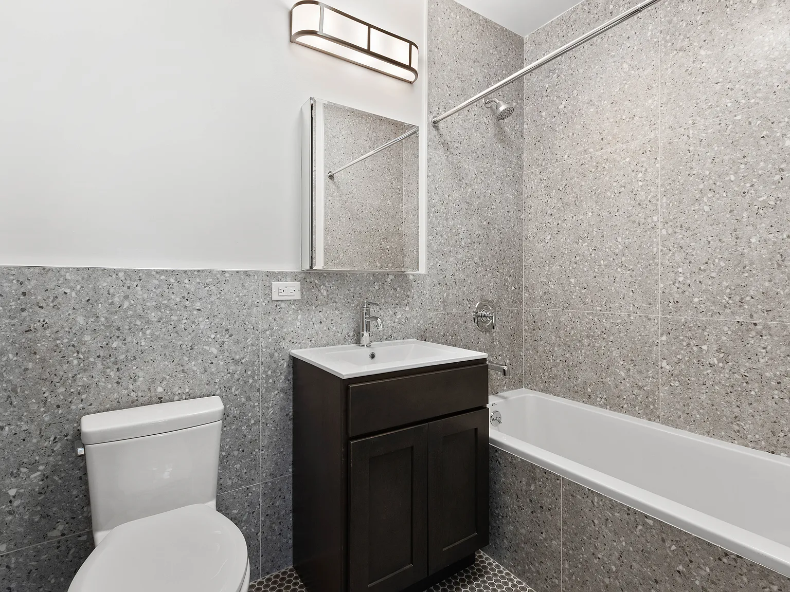 38 Roebling Street — Photo 4
