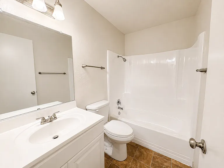 The Del Ciervo Apartments — Photo 20