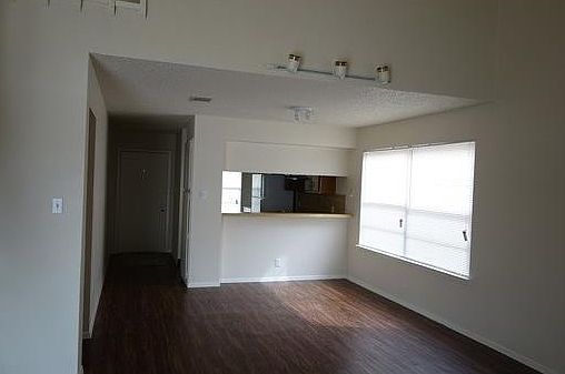 3rd image of 11212A Parkfield Dr