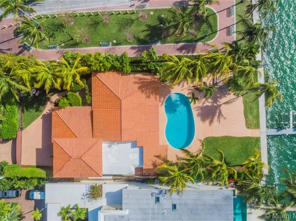 1700 Bay Dr, Miami Beach, FL 33141