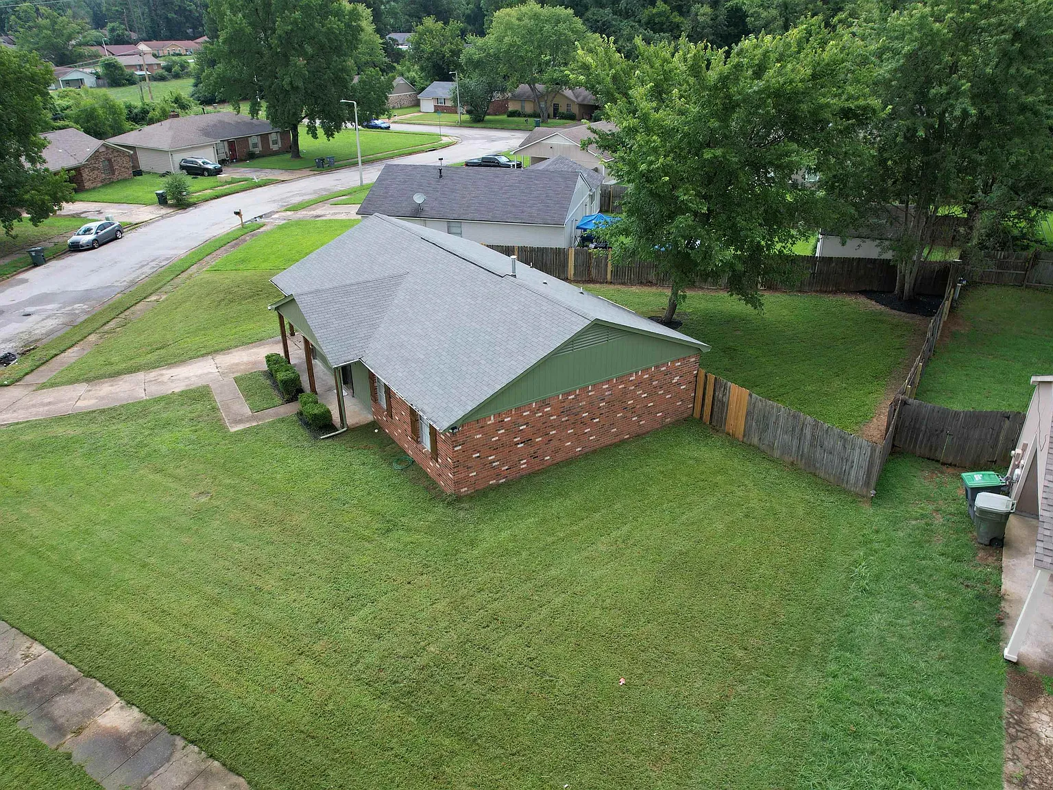 3 bed, 2.0 bath, 1349 sqft, $1,450 — Photo 4
