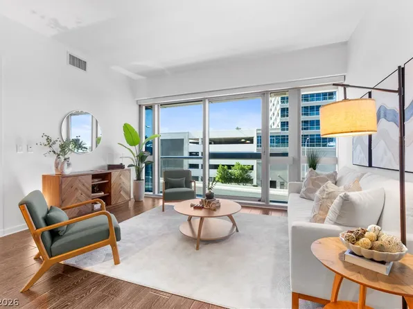 4471 Dean Martin Dr Unit 305, Paradise, NV 89103