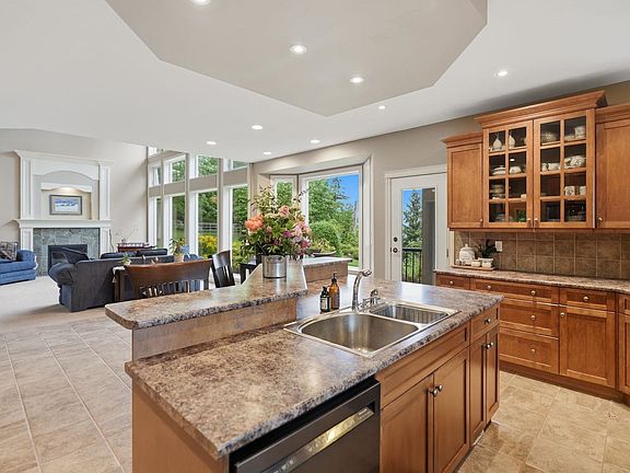 5th image of 10240 Rolley Cres