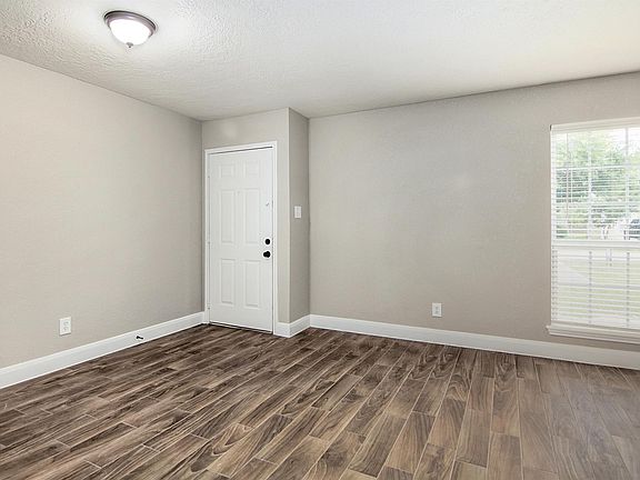5th image of 7426 Aljean Ln
