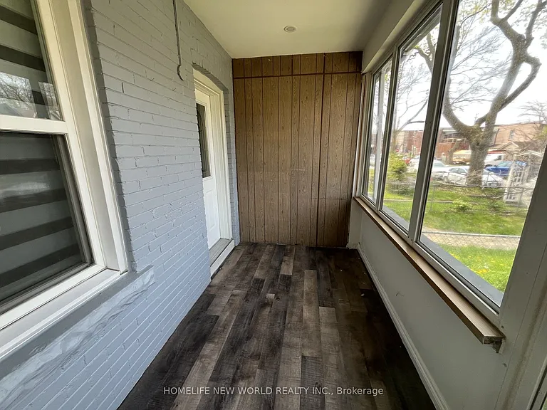 19 Britannia Ave — Photo 13