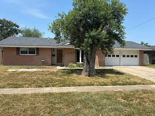 1003 Hall Ave Photo 1