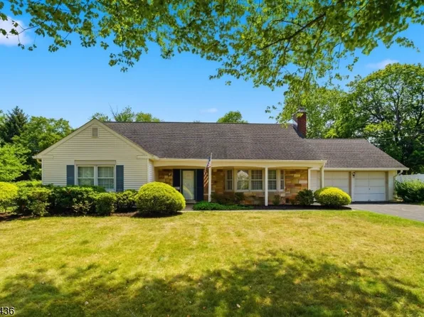 23 Sweetbriar Rd, Franklin Twp., NJ 08873
