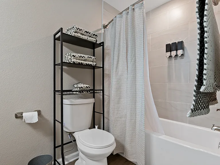 700 S Sims Ave — Photo 8