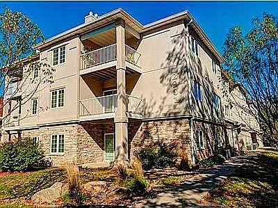 2901 Grand Ave #301