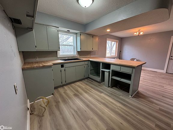 5th image of 5050 Jay Ave