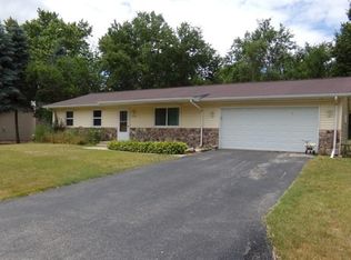 12146 Blue Spruce Dr, Roscoe, IL 61073