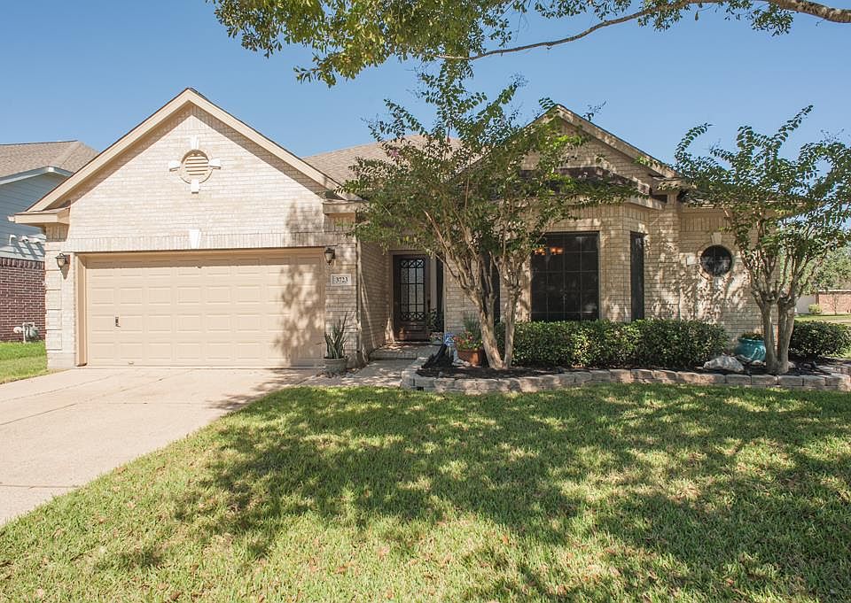 1st image of 3723 Chatwood Dr