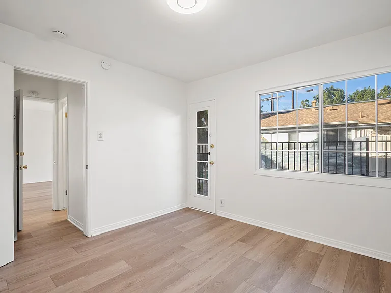 4920 Cahuenga Blvd — Photo 9