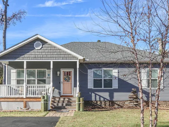 21 10th St, Colonial Beach, VA 22443