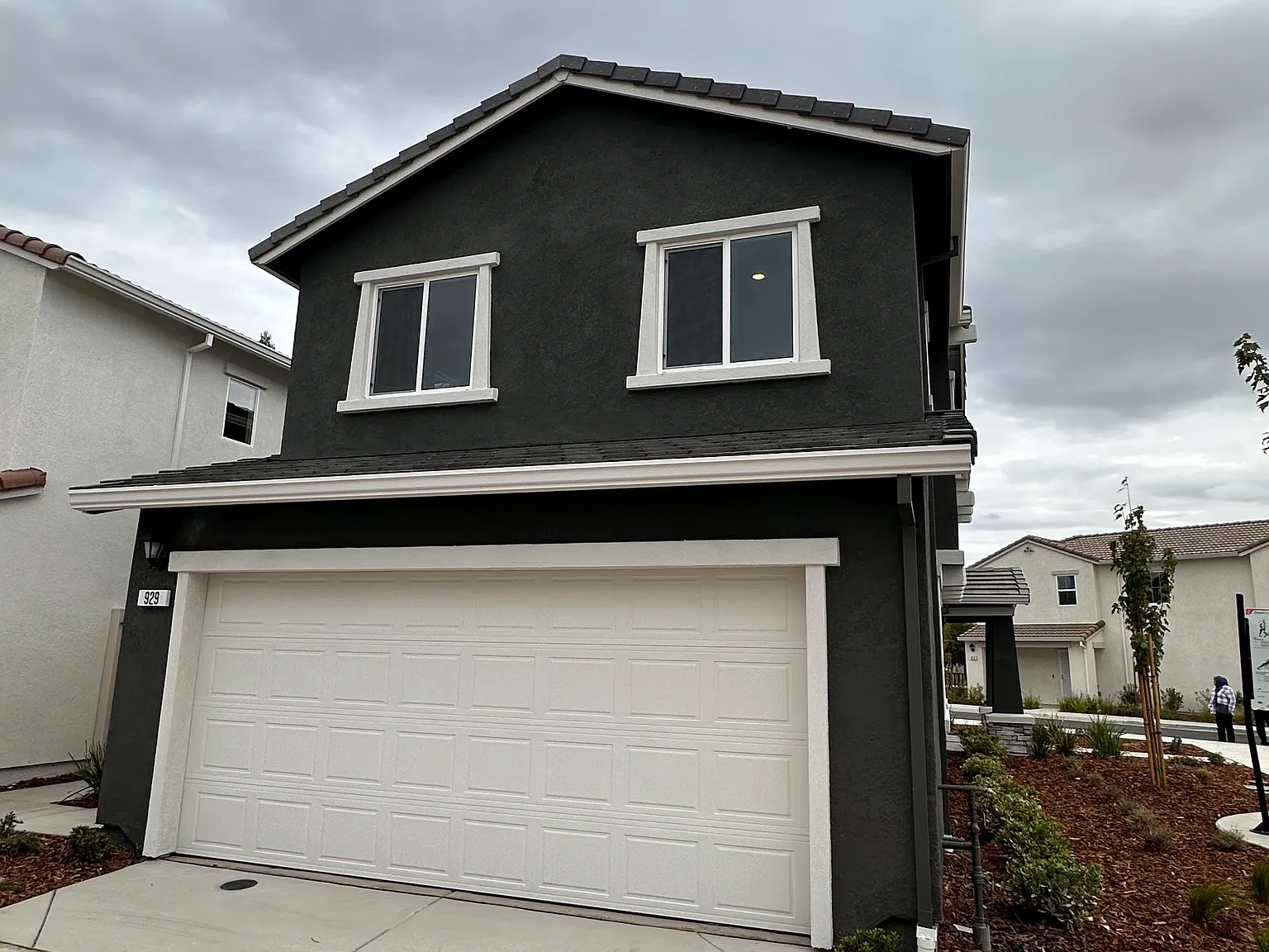 3 bed, 1306 sqft, $3,000 — Photo 3