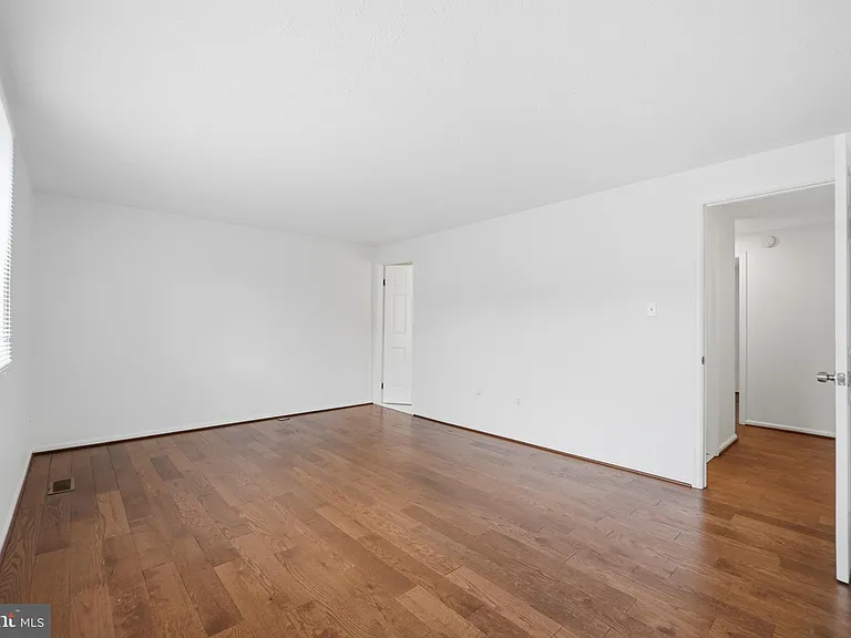 7 Leatherwood Ct — Photo 13