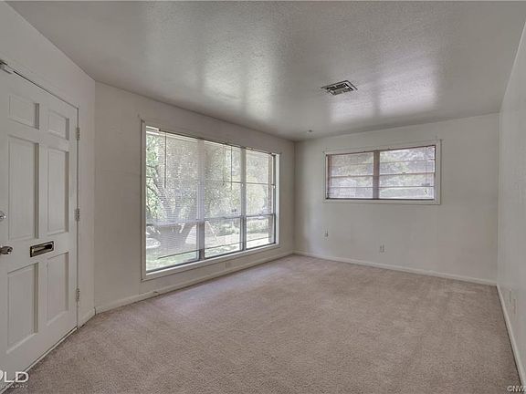 4th image of 2512 Sheri Ln