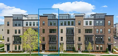 43400 Farringdon Sq Photo 1