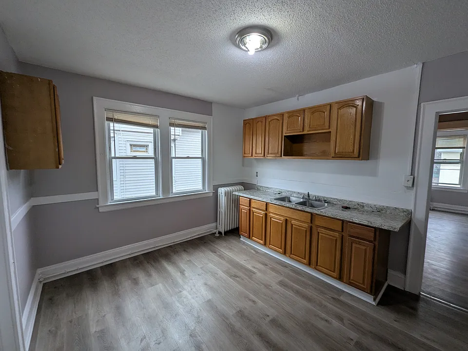 82 James St #2S
