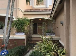 7427 SW 162nd Ct, Miami, FL 33193