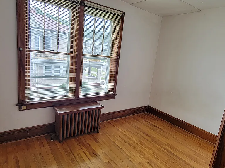 302 E Prospect St — Photo 26
