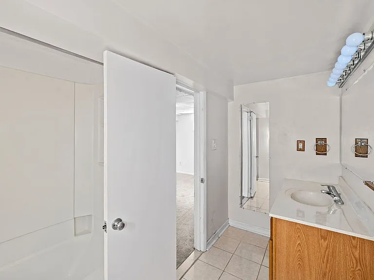 1207 Brooke Dr — Photo 3