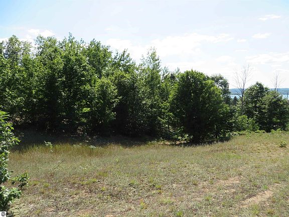 5th image of S Whispering Hills Dr