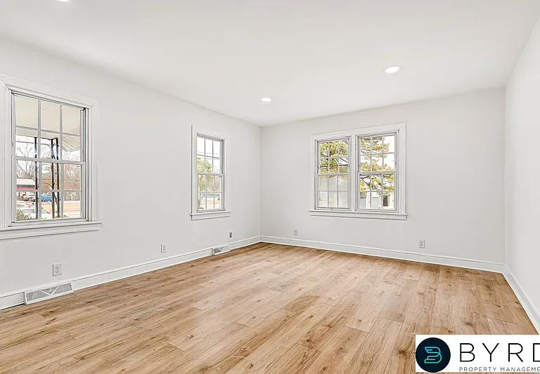 2958 Winston Churchill Dr — Photo 5
