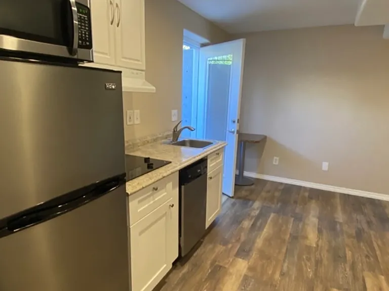 655 E Abbottsford Ln — Photo 5