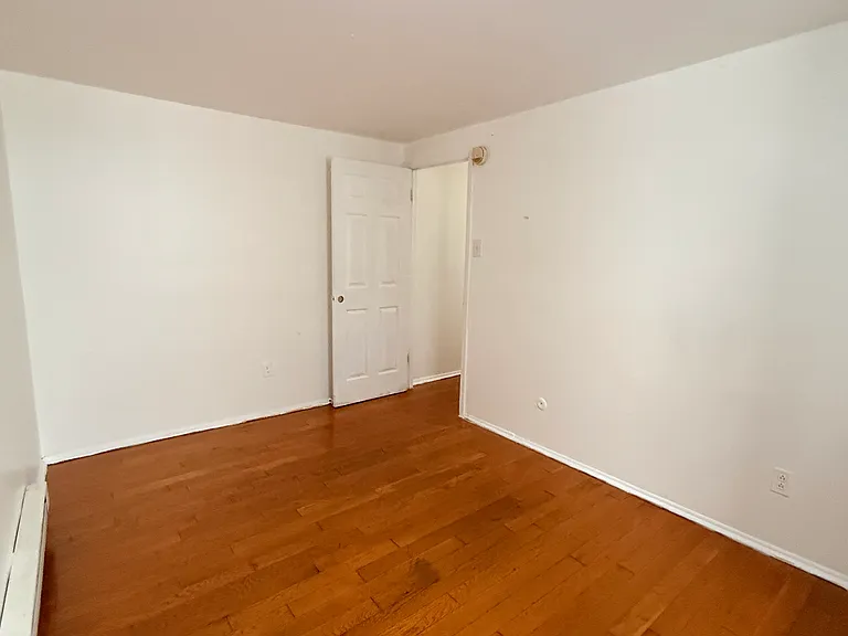 254 S 10th St #1-R — Photo 7