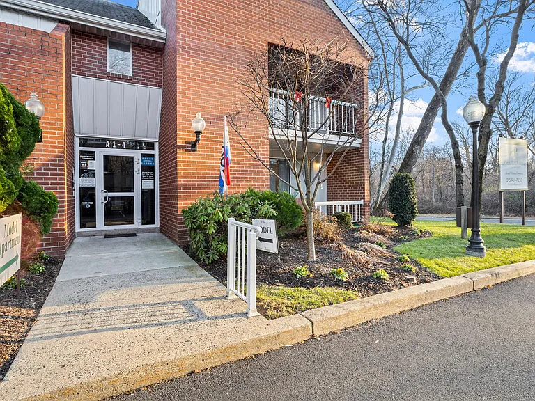 Park Place One Apartments — Photo 37